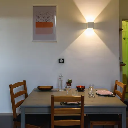 Appartement Proche Centre, 2 Couchages, Calme, Lumineux *